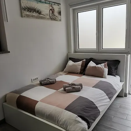 Apartma Pinea Apartment *